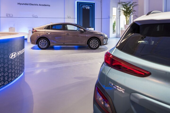 Hyundai showroom verkoop lease Kona Ioniq Electric