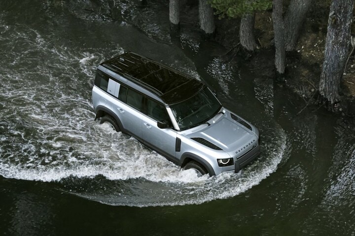Land Rover Defender 110