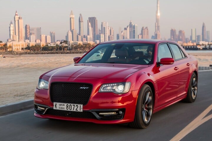Lancia Thema Chrysler 300 De Tweeling