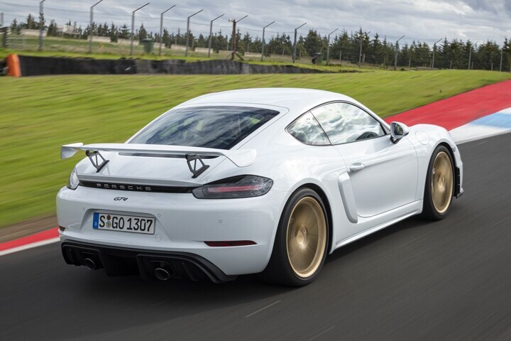 Porsche 718 Cayman GT4