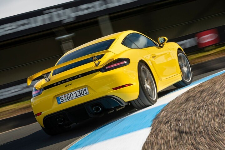 Porsche 718 Cayman GT4