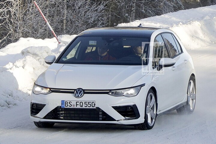 Spyshots Volkswagen Golf R