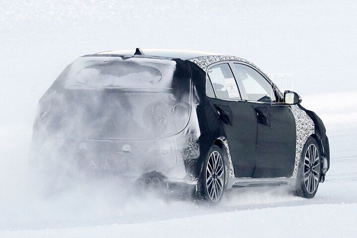 Kia Rio facelift spyshots
