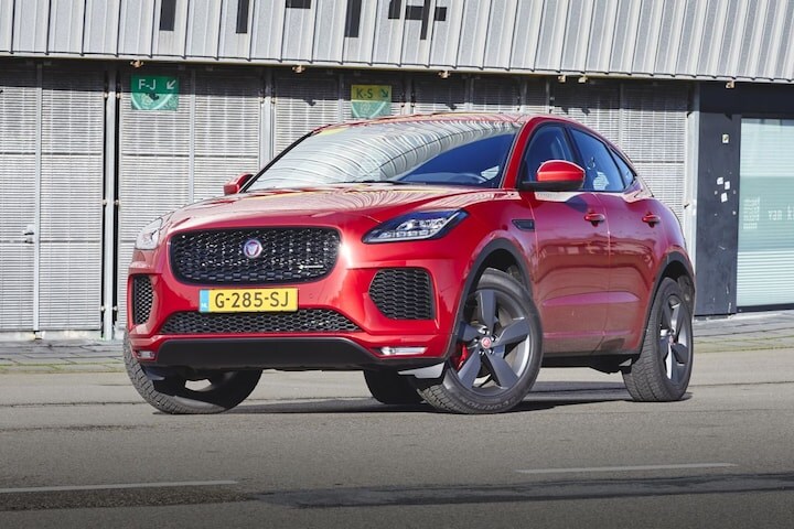 Jaguar E-Pace P200 rood voorkant