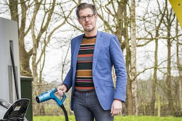 EV-rijder snelladen Fastned