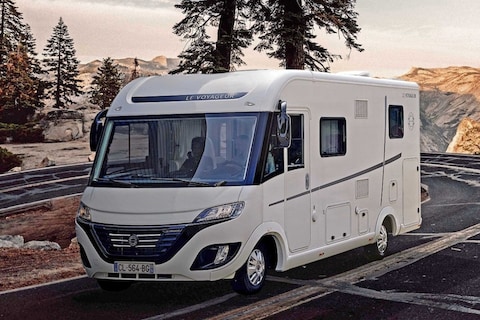 Camper met slaapeiland