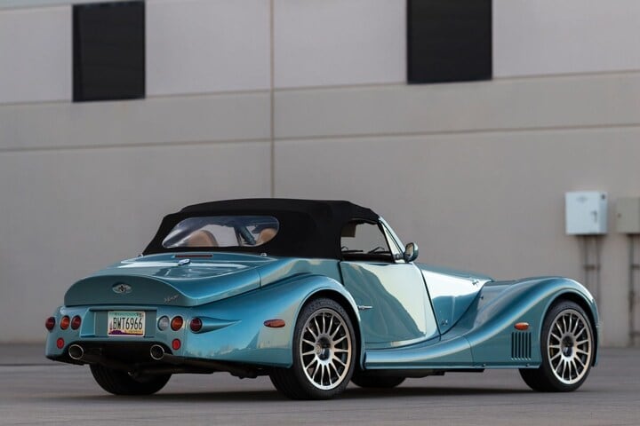 Facelift Friday: Morgan Aero 8
