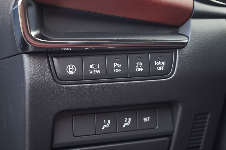 Mazda 3 SkyActiv-X 180 Luxury knoppen