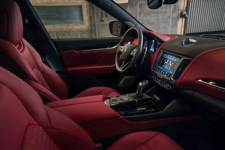 Novitec Maserati Levante Esteso V12