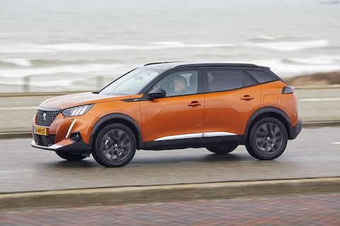 Test: Peugeot 2008 GT 1.2 PureTech 155 EAT8 (2020)