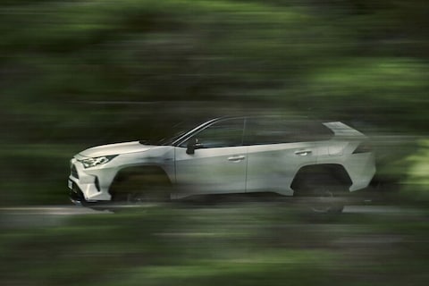 Wereldwijde verkoop eindigt juli met lichte daling