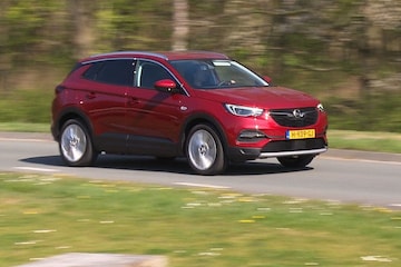 Opel Grandland X Hybrid4