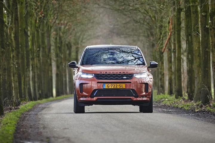 Land Rover Discovery bos oranje