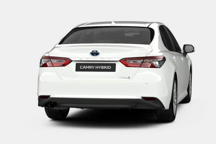 Toyota Camry 2.5 Hybrid Active back to basics