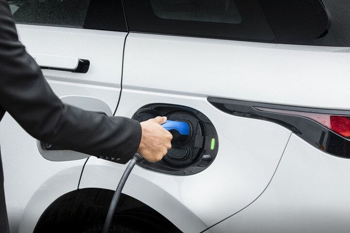 Land Rover Discovery Sport P300e en Range Rover Ev