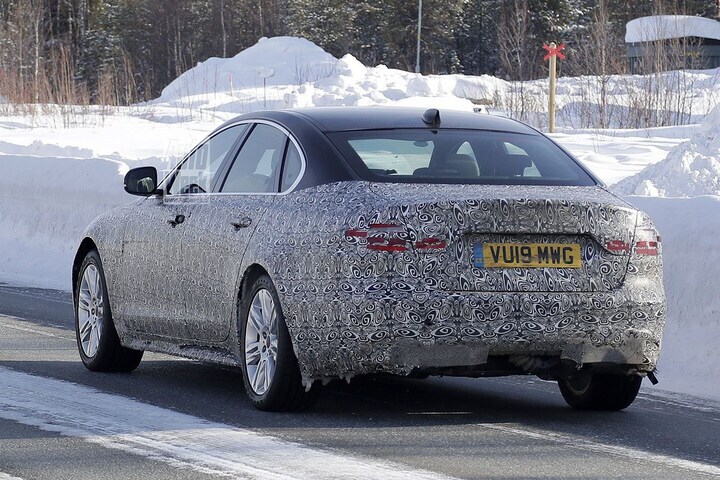 Spyshots Jaguar XF