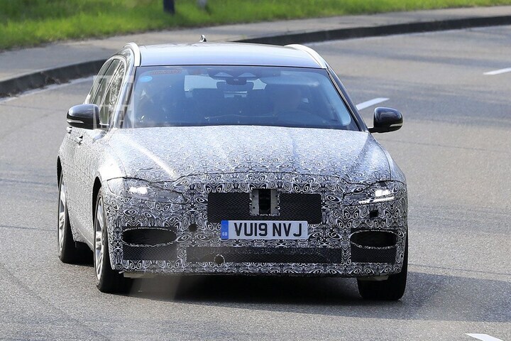 Spyshots Jaguar XF