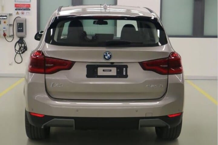 BMW iX3 gelekt beeld
