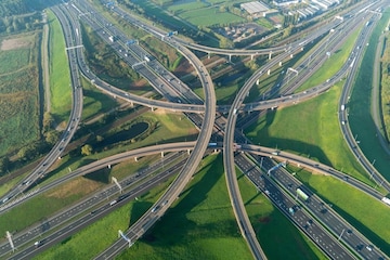 Kruispunt snelweg file spits A-weg