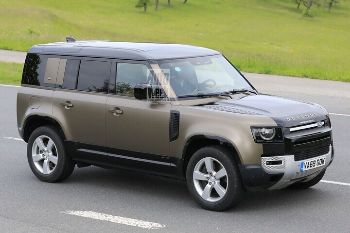 Land Rover Defender V8 spyshots