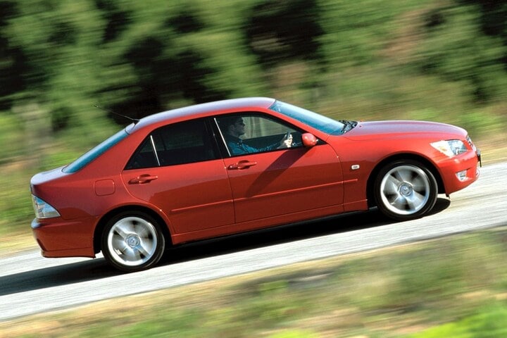 Lexus IS