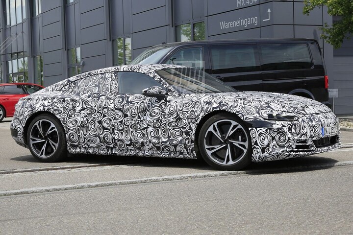 Audi E-tron GT spionage
