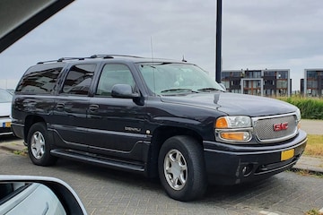In het Wild GMC Yukon XL Denali