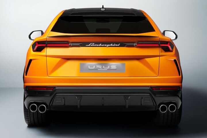 Lamborghini Urus Pearl Capsule