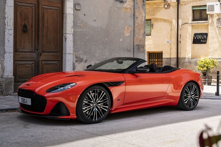 Aston Martin DBS Superleggera Volante