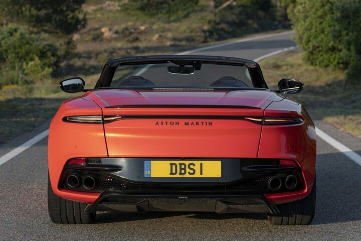 Aston Martin DBS Superleggera Volante