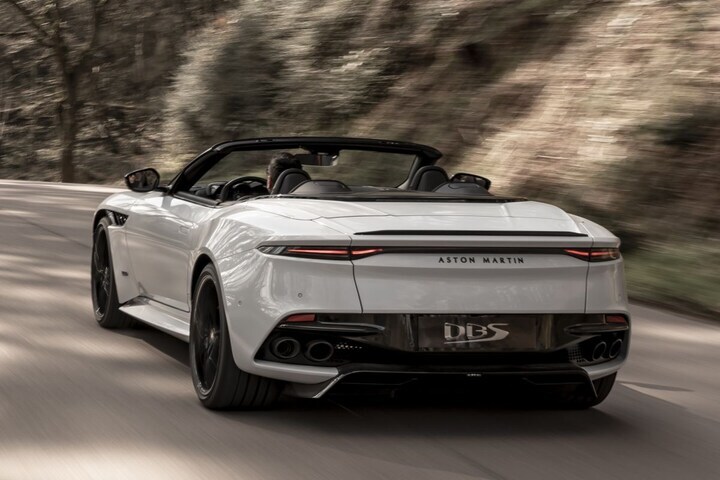 Aston Martin DBS Superleggera Volante