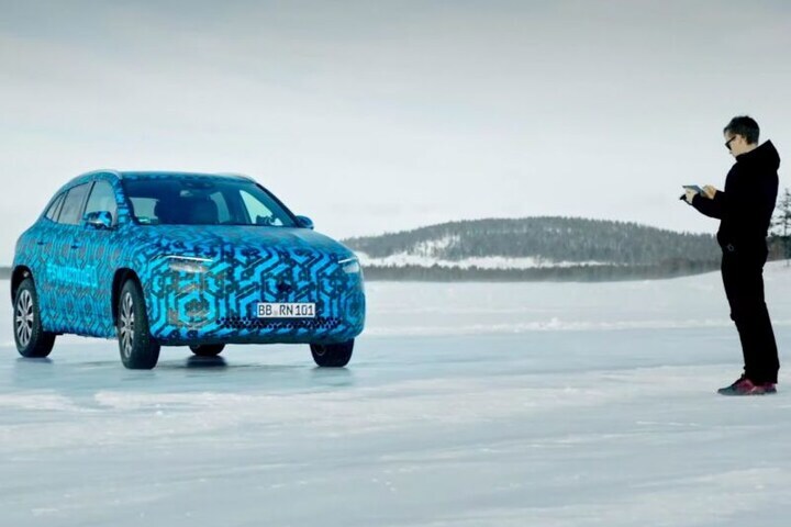 Mercedes-Benz EQA winter