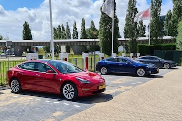 Tesla V3 Supercharger