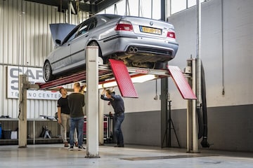 BMW 5-serie klokje rond