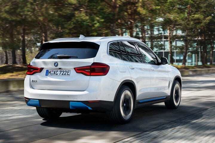 BMW iX3