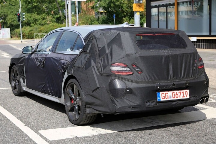 Genesis G70 Shooting Brake spyshots
