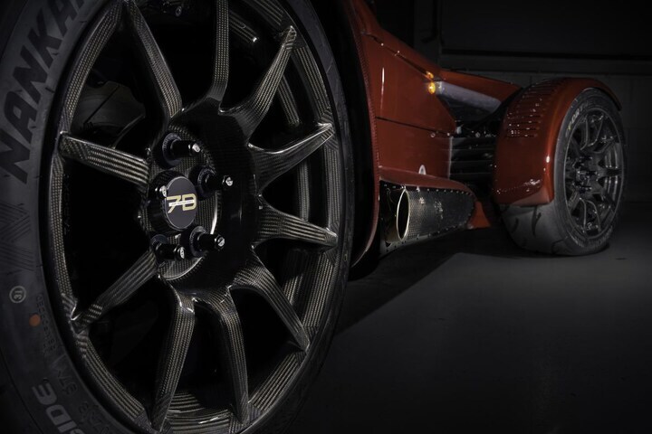 Donkervoort D8 GTO-JD70 Bare Naked Carbon