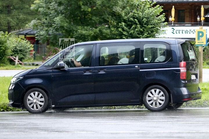 Volkswagen Transporter spyshots
