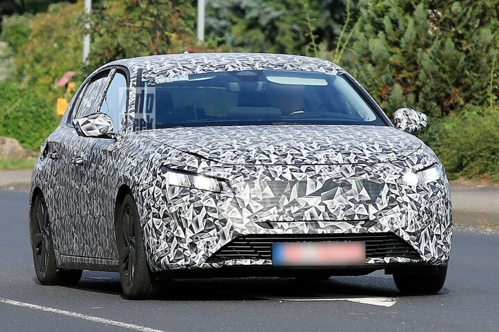Peugeot 308 spyshots