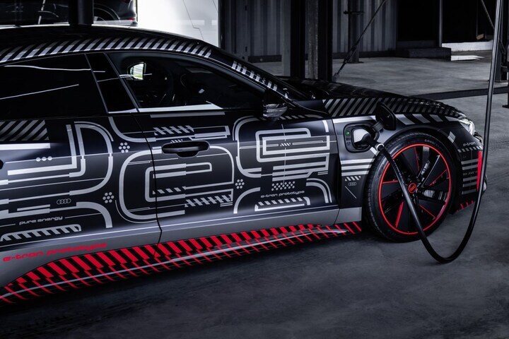 Audi E-tron GT teaser