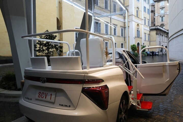 Toyota Mirai pausmobiel