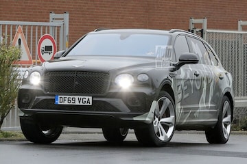 Spyshots Bentley Bentayga LWB
