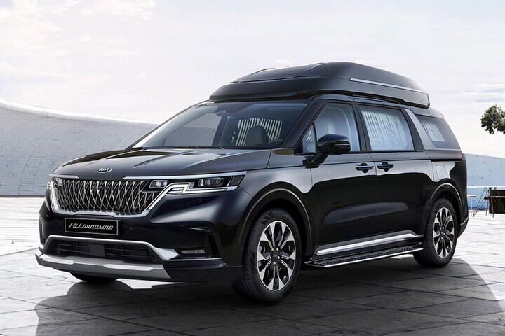 Kia Carnival Hi-Limousine