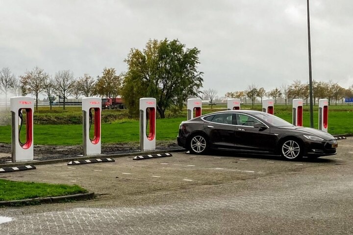 Tesla supercharger Zuidbroek