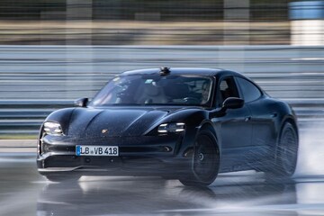 Porsche Taycan Drift