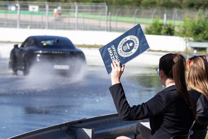Porsche Taycan Drift