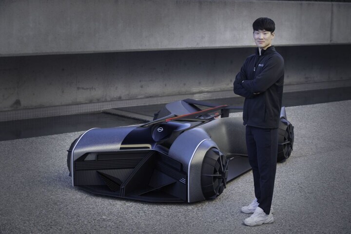 Nissan GT-R (X) 2050 Concept