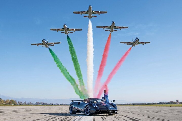 Pagani Huayra Tricolore