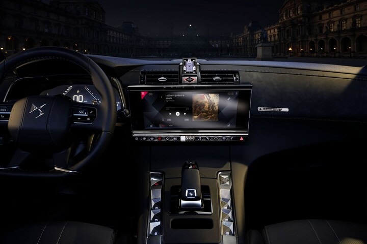 DS 7 Crossback Louvre E-Tense Edition