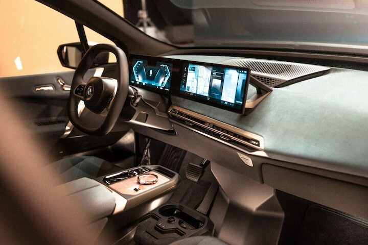 BMW iX iDrive